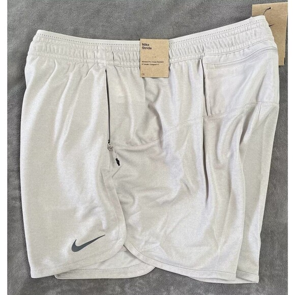 Nike Running Division Stride 4" Shorts Dri Fit Mens Large Beige FB6870-012 NEW - Picture 8 of 16